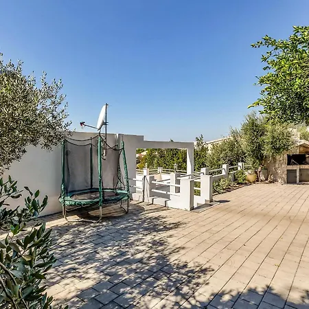 Put Zuke I 펜션 마카르스카