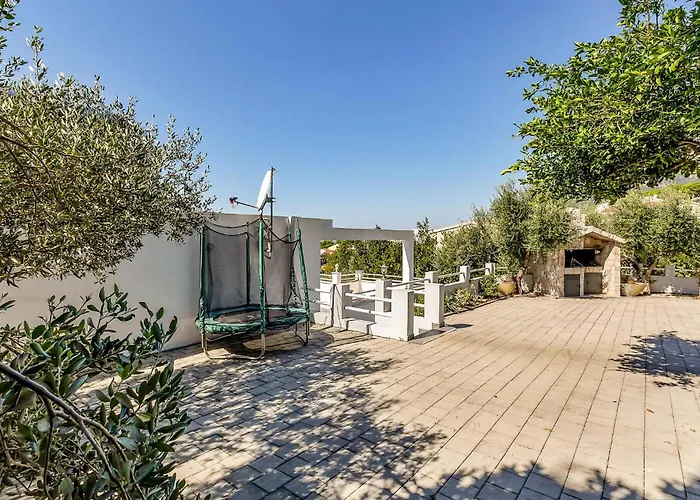 Put Zuke I בית נופש מאקרסקה