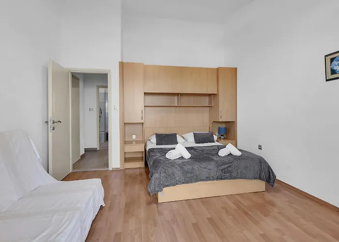 Put Zuke I * Makarska